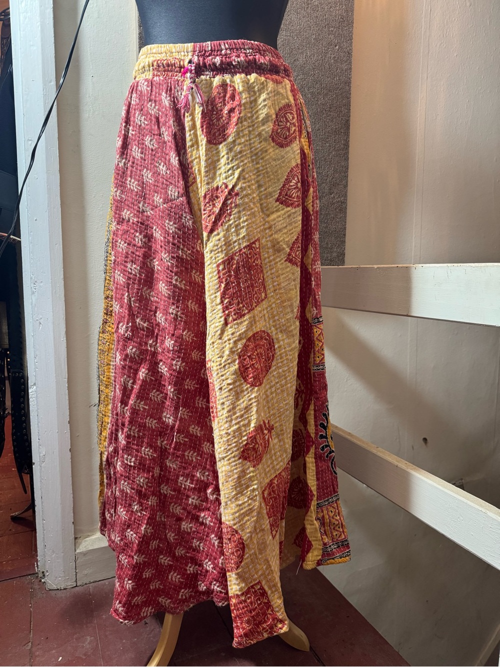 Kantha Bae - Picture 2 of 3